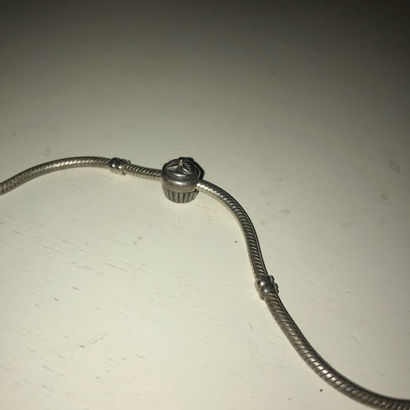 Cupcake Pandora Charm - Picture 2 of 3